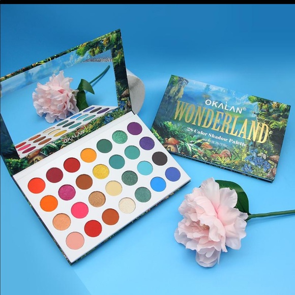 WONDERLAND 28 COLOR EYESHADOW PALETTE - Picture 2 of 3